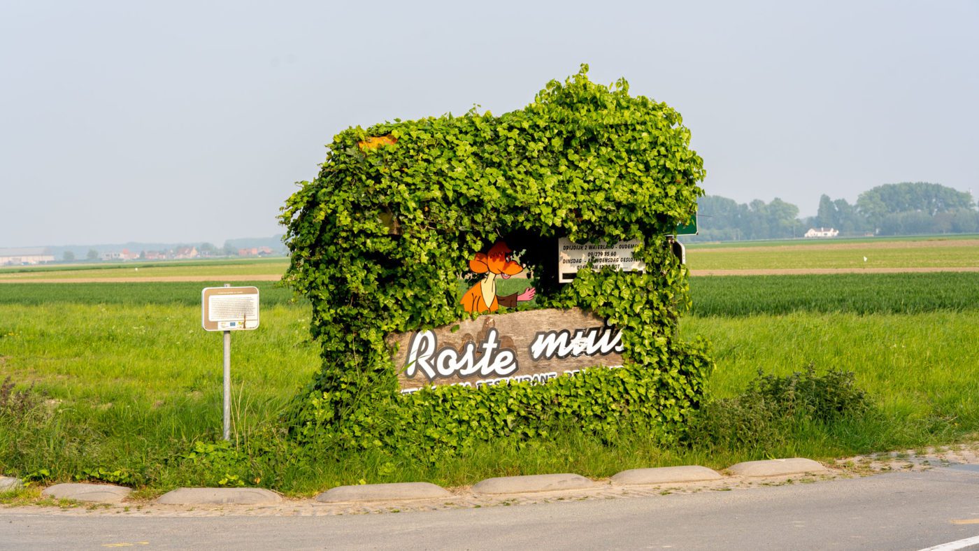 Van den vos Reynaert, Elmare, fietsroutes, huwelijken, Kiara Haegeman, krekengebied, oudemanskreek, Paling, palingrestaurant De Roste Muis, Peter Haegeman, recepties, roste muis, sfeerkroeg, tea-room, vakantiewoning De Heilige Rita, web: beeldconnectie / DNA Reportages