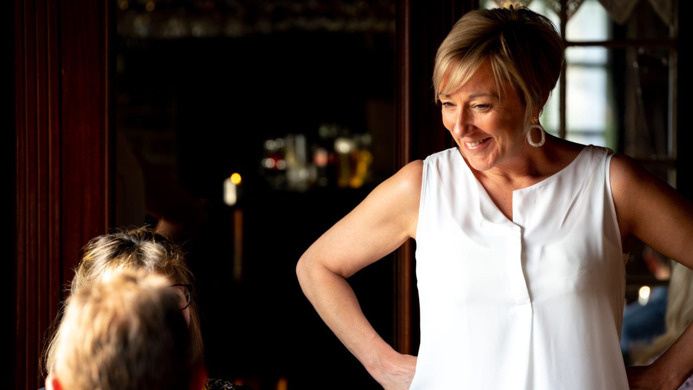 Van den vos Reynaert, Elmare, fietsroutes, huwelijken, Kiara Haegeman, krekengebied, oudemanskreek, Paling, palingrestaurant De Roste Muis, Peter Haegeman, recepties, roste muis, sfeerkroeg, tea-room, vakantiewoning De Heilige Rita, web: beeldconnectie / DNA Reportages